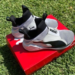 Rihanna x Puma Sneakers in Womens 5.5